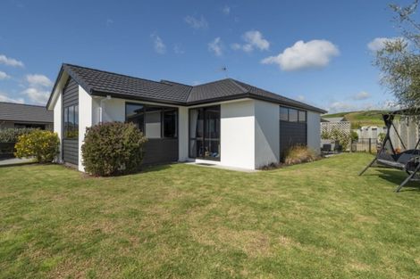 Photo of property in 28 Lynley Park Drive, Omokoroa, 3114