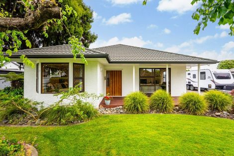 Photo of property in 114 Pahiatua Street, Hokowhitu, Palmerston North, 4410