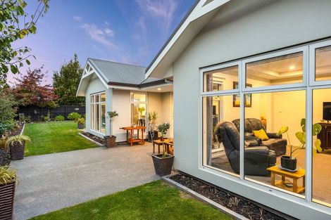 Photo of property in 33 Valour Drive, Rangiora, 7400