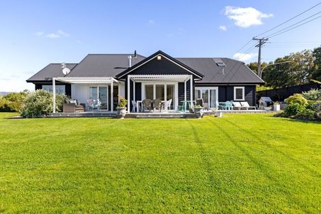 Photo of property in 51 Coutts Way, Fitzherbert, Palmerston North, 4410