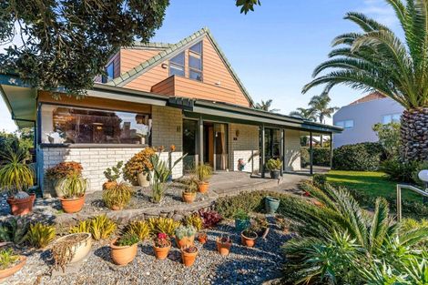 Photo of property in 17 Sunbrae Grove, Mount Maunganui, 3116