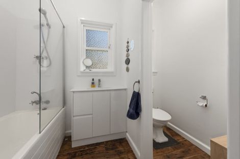 Photo of property in 113 Pinehaven Road, Pinehaven, Upper Hutt, 5019