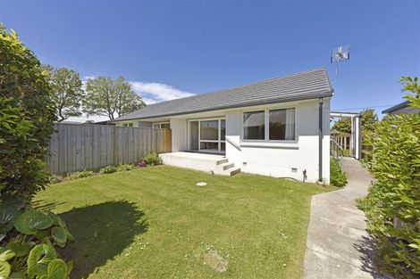 Photo of property in 2/11 Mcfaddens Road, St Albans, Christchurch, 8052