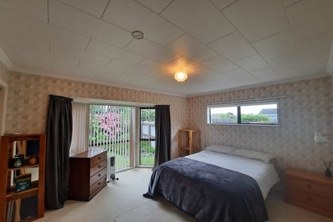 Photo of property in 13a Julian Place, Westown, New Plymouth, 4310