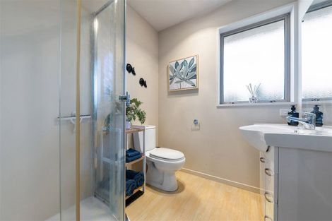 Photo of property in 2/31 Tuckers Road, Redwood, Christchurch, 8051