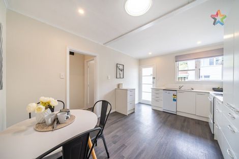 Photo of property in 6a Heather Grove, Fairfield, Lower Hutt, 5011