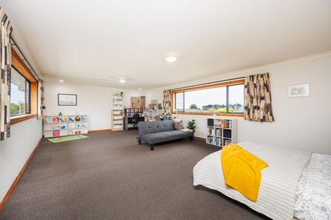 Photo of property in 7 Alpine Grove, Kelvin Grove, Palmerston North, 4414