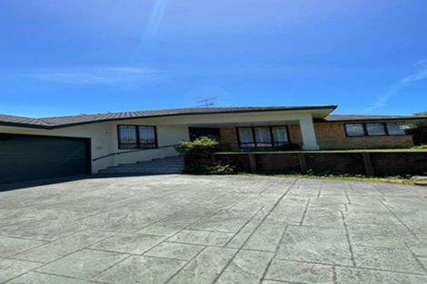 Photo of property in 13 De Havilland Drive, Goodwood Heights, Auckland, 2105