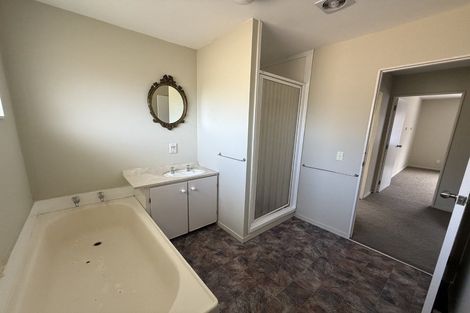 Photo of property in 91 Triangle Road, Massey, Auckland, 0614