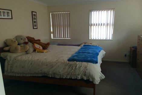 Photo of property in 150 Keri Vista Rise, Papakura, 2110