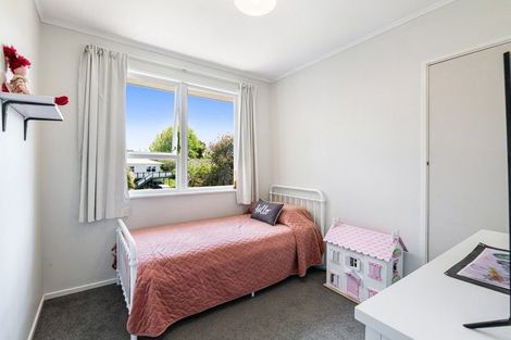 Photo of property in 25 Japonica Drive, Beach Haven, Auckland, 0626