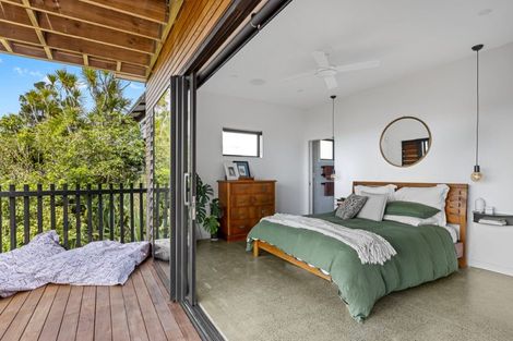 Photo of property in 23 Log Race Road, Piha, New Lynn, 0772