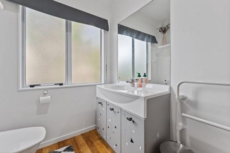 Photo of property in 23d Jelas Road, Red Beach, 0932