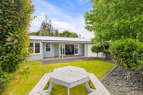 Photo of property in 2 Alberta Street, Acacia Bay, Taupo, 3330