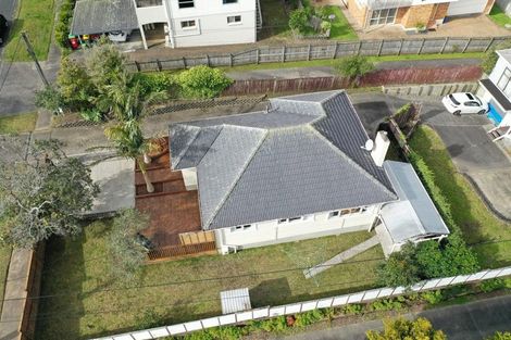 Photo of property in 1/62 Roberts Road, Glenfield, Auckland, 0629
