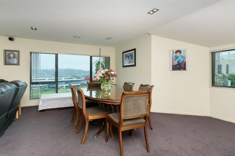 Photo of property in 12 Bunker Way, Strathmore Park, Wellington, 6022