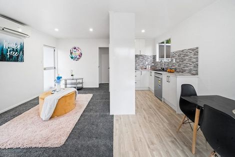Photo of property in 1/3 Sparrow Place, Weymouth, Auckland, 2103