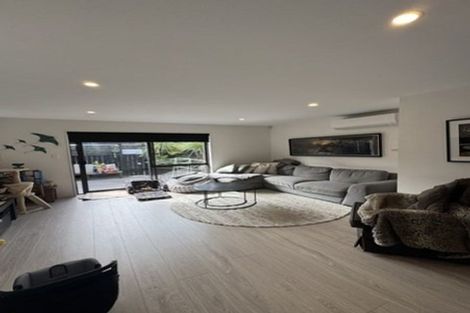 Photo of property in 12b Kelwyn Road, Kelston, Auckland, 0602