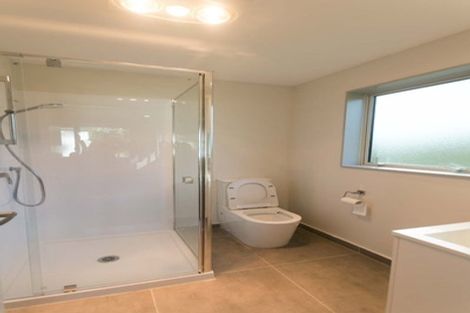 Photo of property in 20 Beach Road, Castor Bay, Auckland, 0620