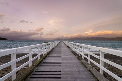 Photo of property in 69 Marine Parade, Seatoun, Wellington, 6022