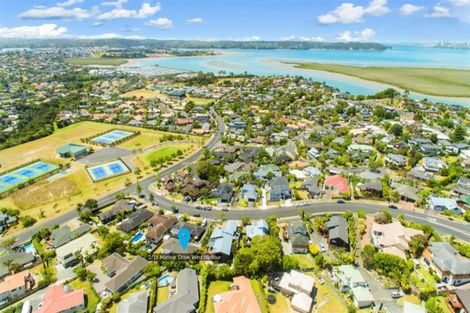 Photo of property in 2/16 Matisse Drive, West Harbour, Auckland, 0618