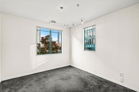 Photo of property in Regent Courts, 2/75 Gloucester Street, Christchurch Central, Christchurch, 8013