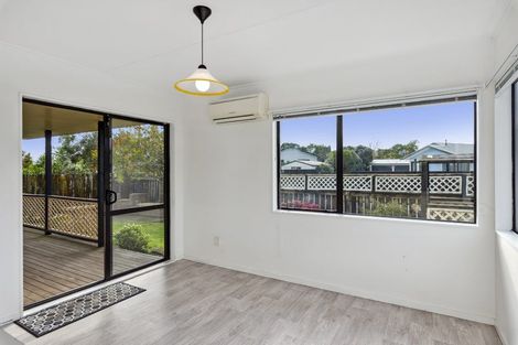 Photo of property in 99 Queens Road, Waikanae Beach, Waikanae, 5036