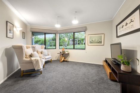 Photo of property in 8 Almond Grove, Greenhithe, Auckland, 0632