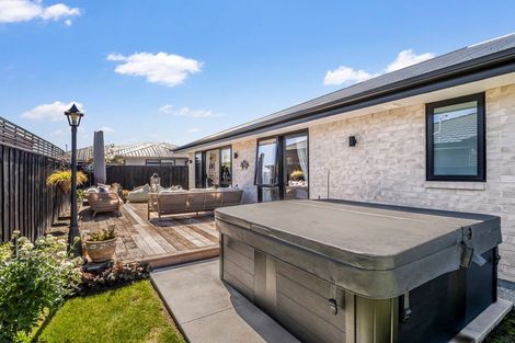 Photo of property in 16 Cam Mill Place, Rangiora, 7400