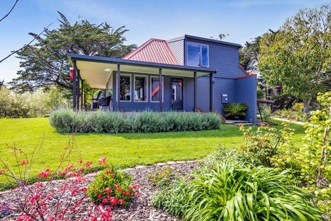 Photo of property in 215 Cowling Road, Hurdon, New Plymouth, 4371