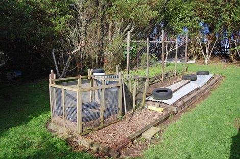 Photo of property in 210a Pukenui Road, Kaiwaka, 0573