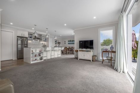 Photo of property in 27 Waipunahau Road, Waikanae, 5036