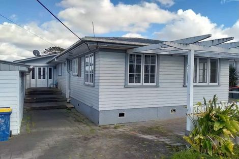 Photo of property in 75 Farquhar Road, Glendene, Auckland, 0602