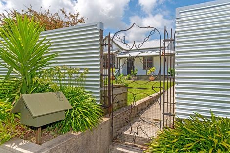 Photo of property in 17 Ormond Road, Whataupoko, Gisborne, 4010