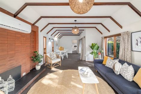 Photo of property in 385 Yaldhurst Road, Russley, Christchurch, 8042