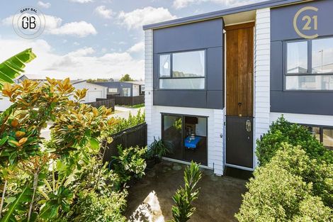 Photo of property in 11 Beardmore Lane, Papakura, 2110