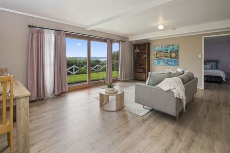 Photo of property in 11 Rika Place, Kawaha Point, Rotorua, 3010