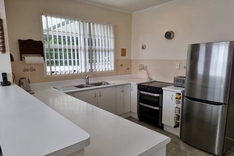 Photo of property in 2 Davidson Crescent, Pahiatua, 4910