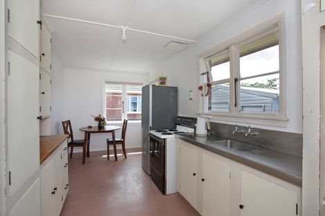 Photo of property in 86 Rangiora Avenue, Roslyn, Palmerston North, 4414