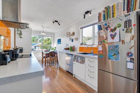 Photo of property in 5a Marina Grove, Frankleigh Park, New Plymouth, 4310