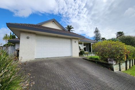 Photo of property in 1/12 Yarlside Place, Northpark, Auckland, 2013