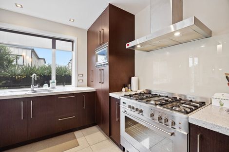 Photo of property in 22 Bluefin Way, West Harbour, Auckland, 0618