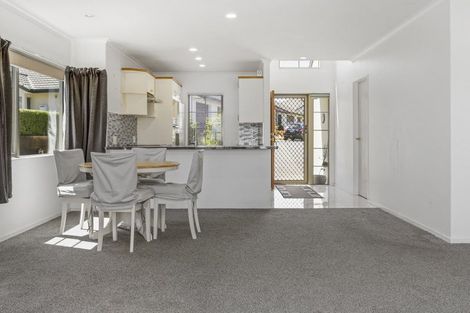 Photo of property in 28 Lakeridge Close, Rangatira Park, Taupo, 3330