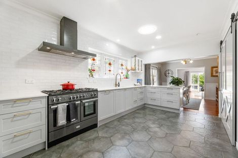 Photo of property in 32 Matua Road, Matua, Tauranga, 3110