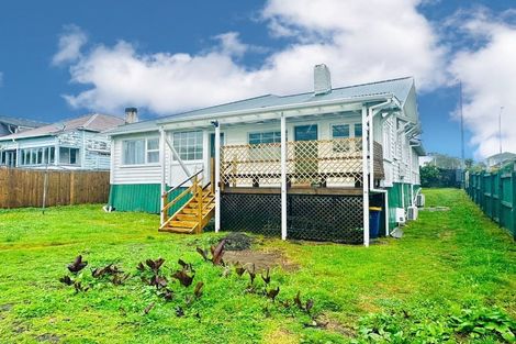 Photo of property in 374 Lake Road, Takapuna, Auckland, 0622