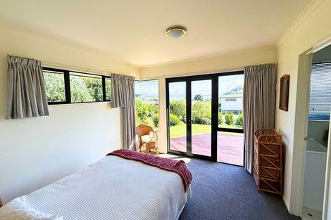 Photo of property in 28 Nyhane Drive, Ligar Bay, Takaka, 7183