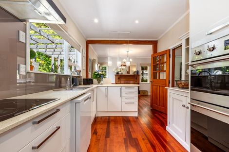 Photo of property in 18 Chester Road, Tawa, Wellington, 5028