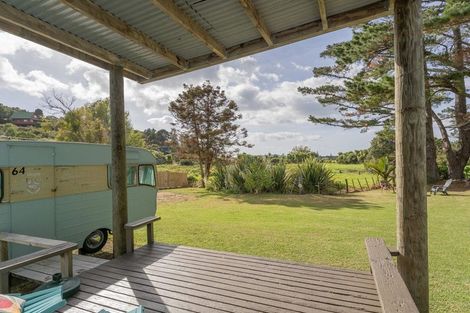 Photo of property in 5a Ocean Beach Road, Tairua, 3508
