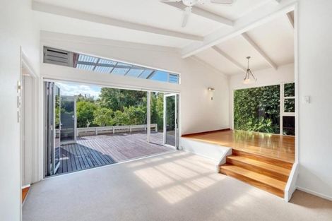 Photo of property in 42 Woodstock Road, Forrest Hill, Auckland, 0620