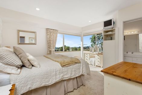 Photo of property in 8 Caversham Drive, Torbay, Auckland, 0630